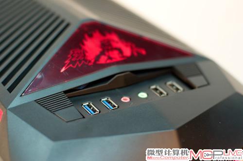 前置I/O接口位于顶部，提供2个USB 3.0接口。